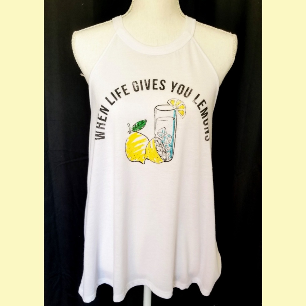 🍋 NWOT Graphic Halter Neck Tank Top